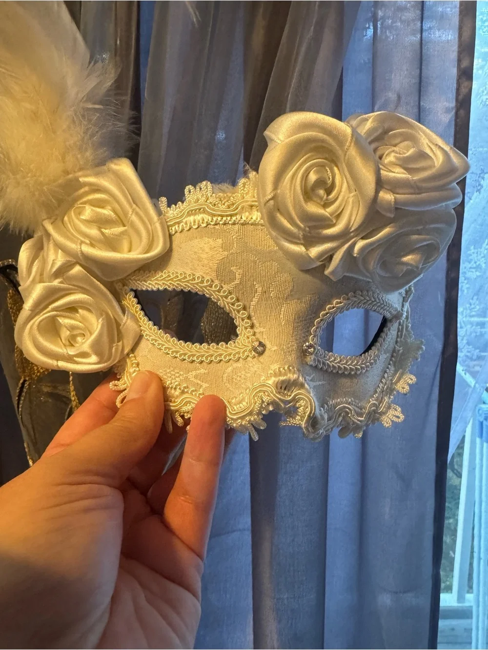 Elegant Ivory Floral Masquerade Eye Mask - Women Accessories Watches